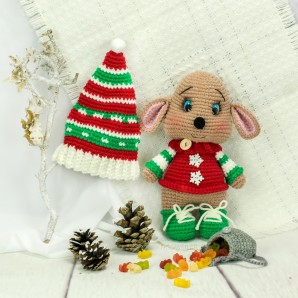 Die Weihnachtsmaus hellbraun Strickware Handmade